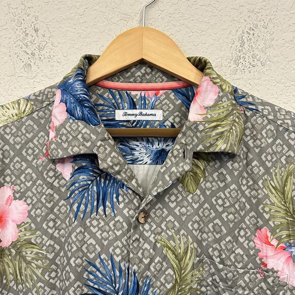 TOMMY BAHAMA Camp Shirt Multicolor Floral Silk SS Hawaiian Tropical - Picture 4 of 8